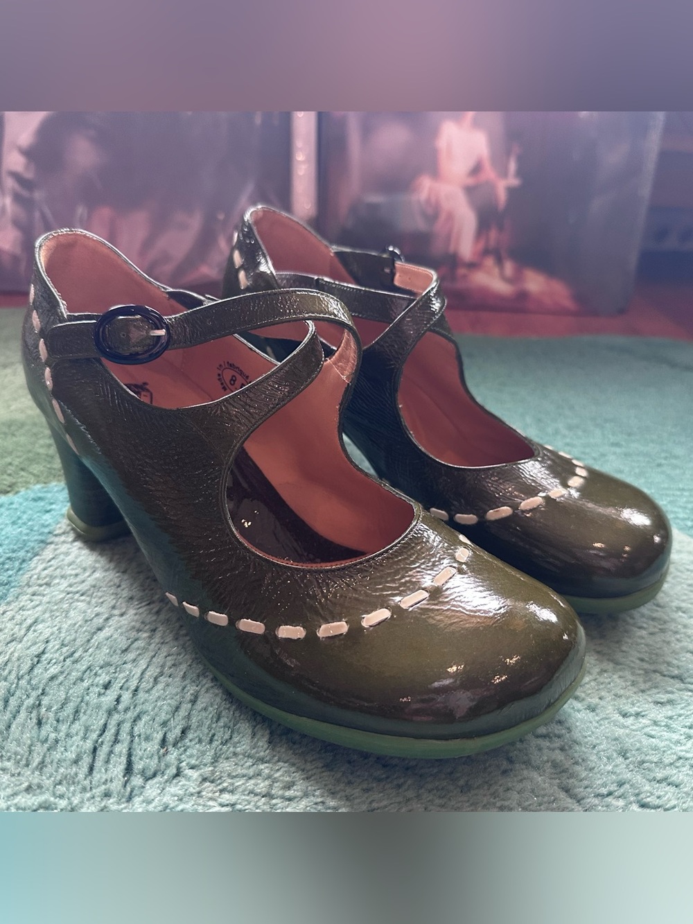 Fluevog LIKE NEW Operetta Malibran olive patent crisscross MJ heel- 8.5 (fits 8)